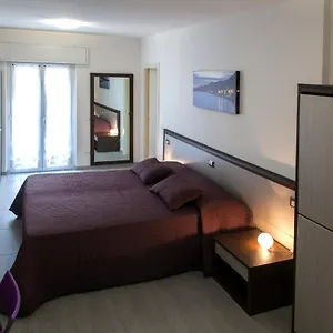 Brezza Marina Quadrupla Bed & Breakfast